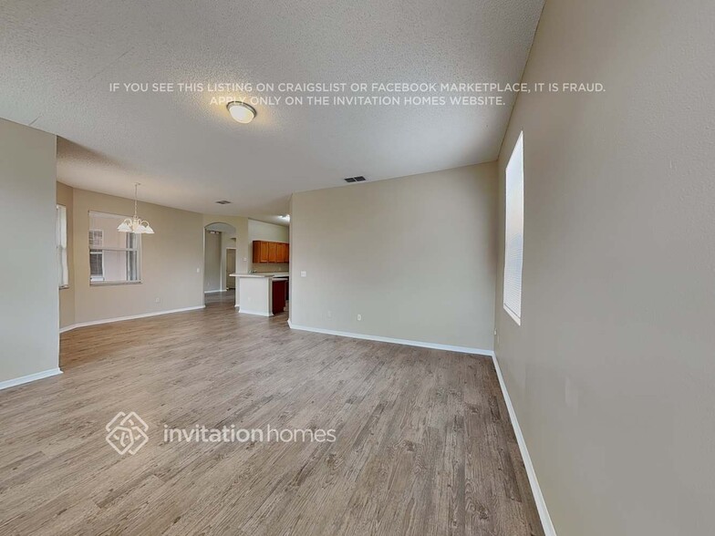 Building Photo - 2430 Leaning Pine St