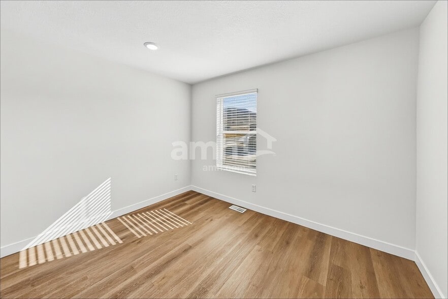 Building Photo - 1276 S Brixton Avenue