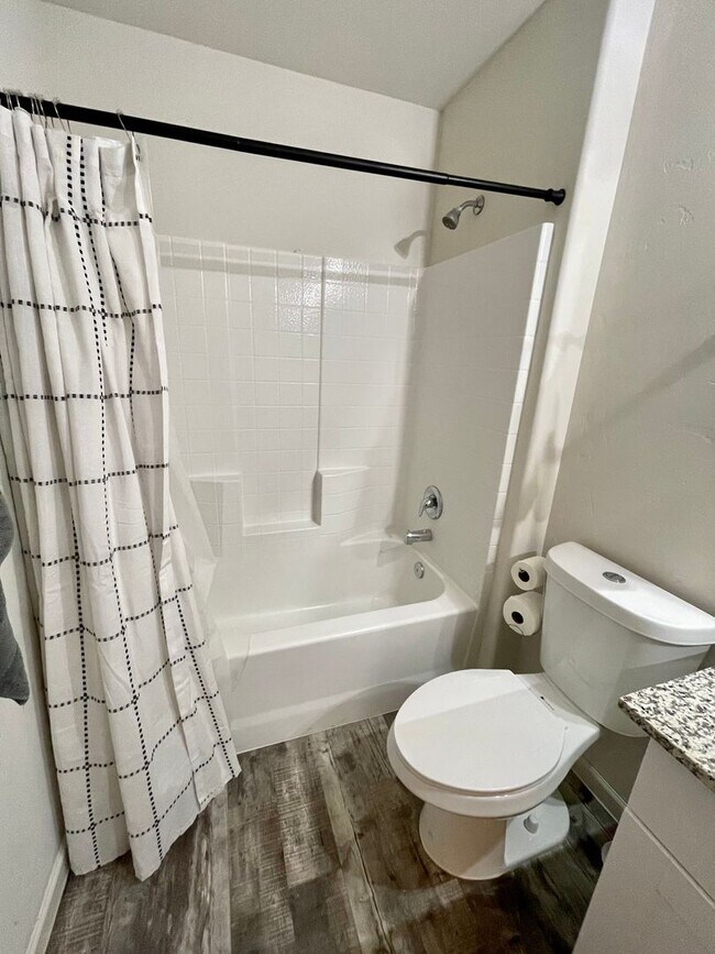 Building Photo - New 4 Bedroom Home in Bullhead City! AVAILABLE FURNISHED OR UNFURNISHED!