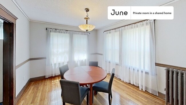Building Photo - Private bedroom in 4 bed/1 bath Home