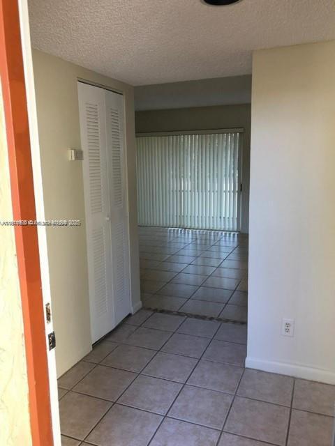 Building Photo - 1002 Coral Club Dr