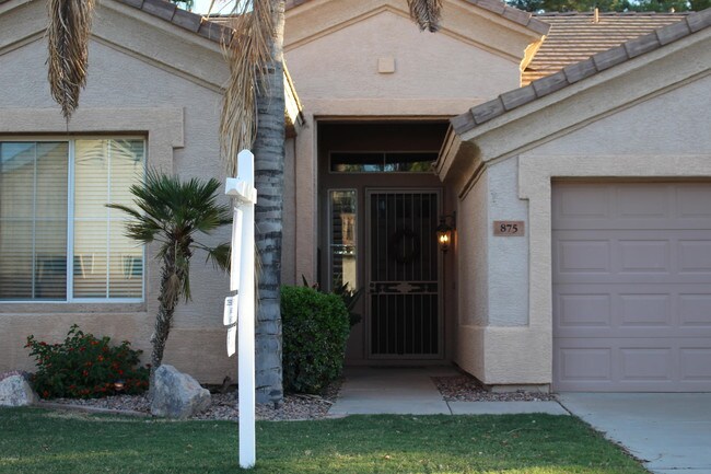 Building Photo - 875 W Aloe Pl