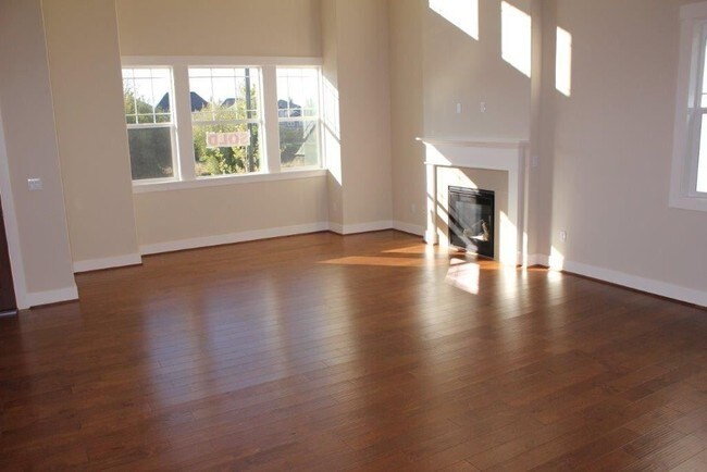 Building Photo - 15247 NW Rossetta St