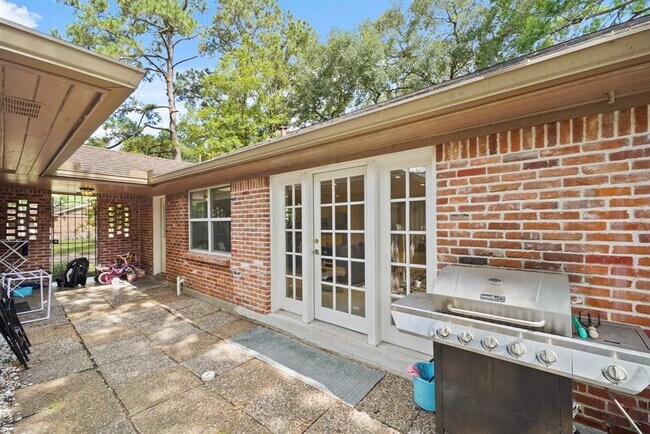 Building Photo - 5439 Imogene St