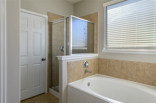 Building Photo - 15619 Mossy Park