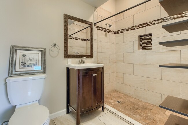 Building Photo - 4 Bedroom 3 Bathroom Single Family Home in...