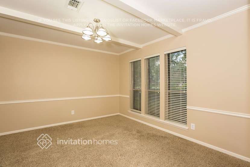 Building Photo - 12103 Silver Creek Dr