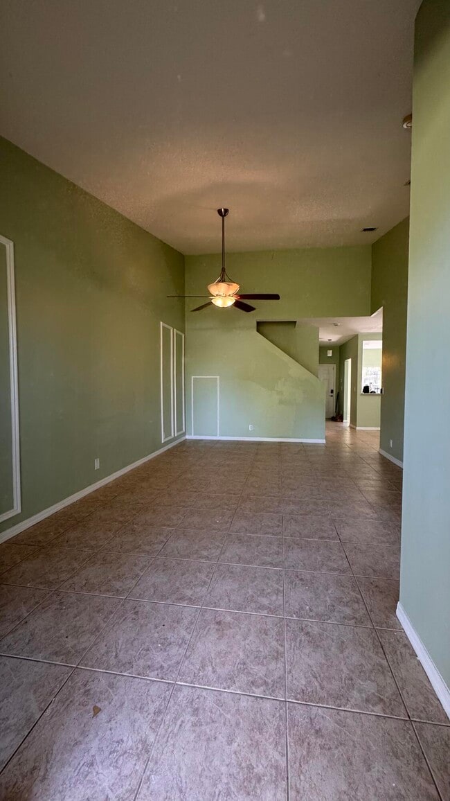 Building Photo - 6422 Park Lake Cir