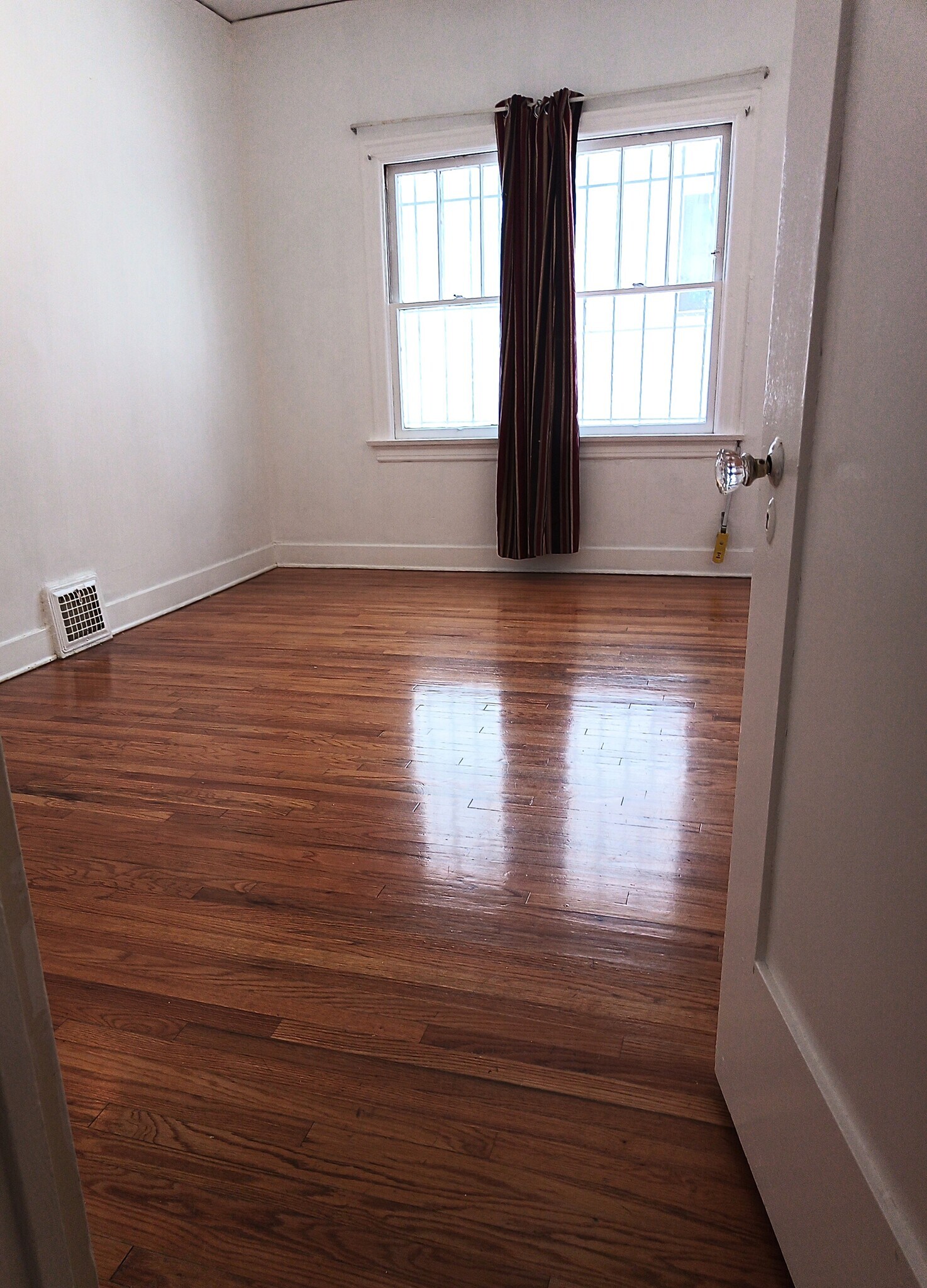 Building Photo - 427 N Genesee Ave