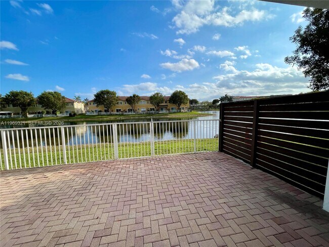 Building Photo - 10844 NW 84th St