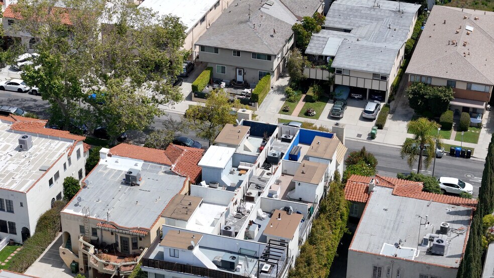 Building Photo - 839 S Holt Ave