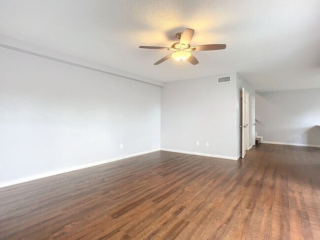 Building Photo - Coastal Charm Meets Modern Living: Your Dream Townhome in Port Orange Awaits!