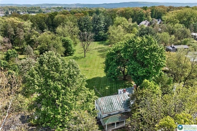 Building Photo - 5686 Cetronia Rd