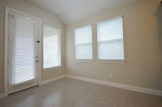 Building Photo - 2211 Hidden Meadow Ln