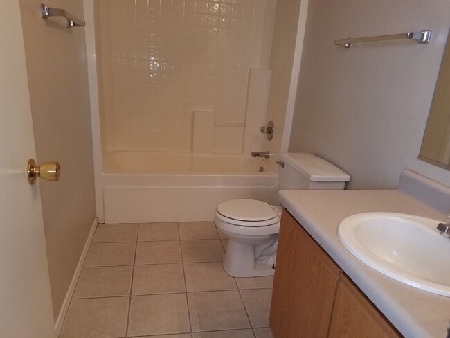 Building Photo - 11796 W Dahlia Dr