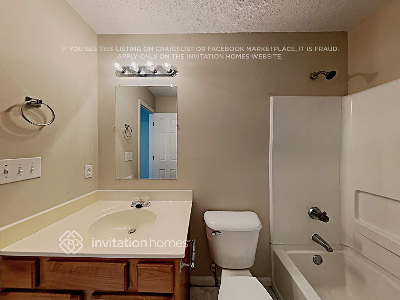 Building Photo - 2004 Pineton Ct