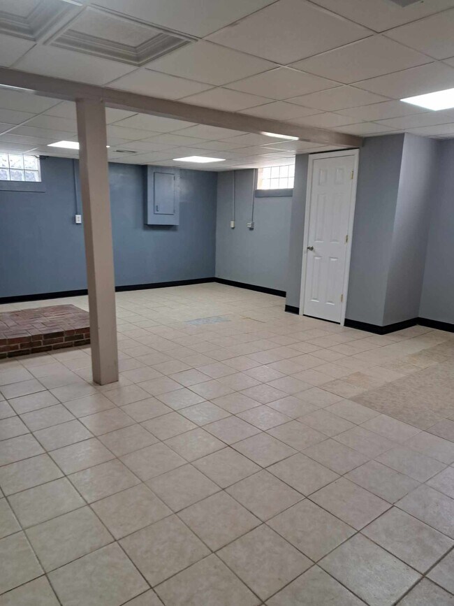 Building Photo - 205 N Ware Chappel Rd