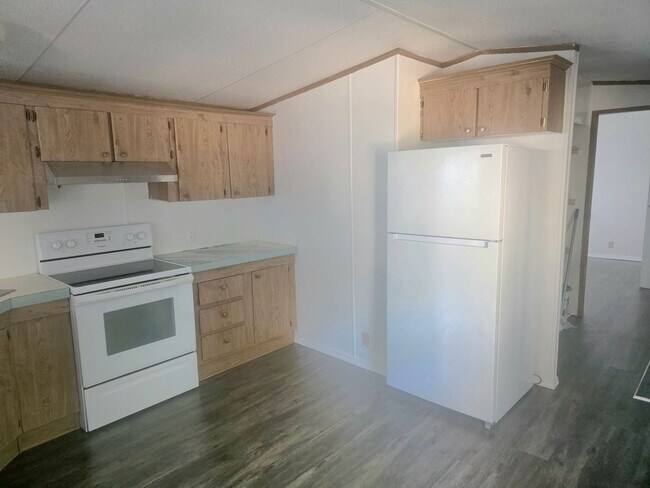 Building Photo - 2 bedroom 2 bathroom home for rent