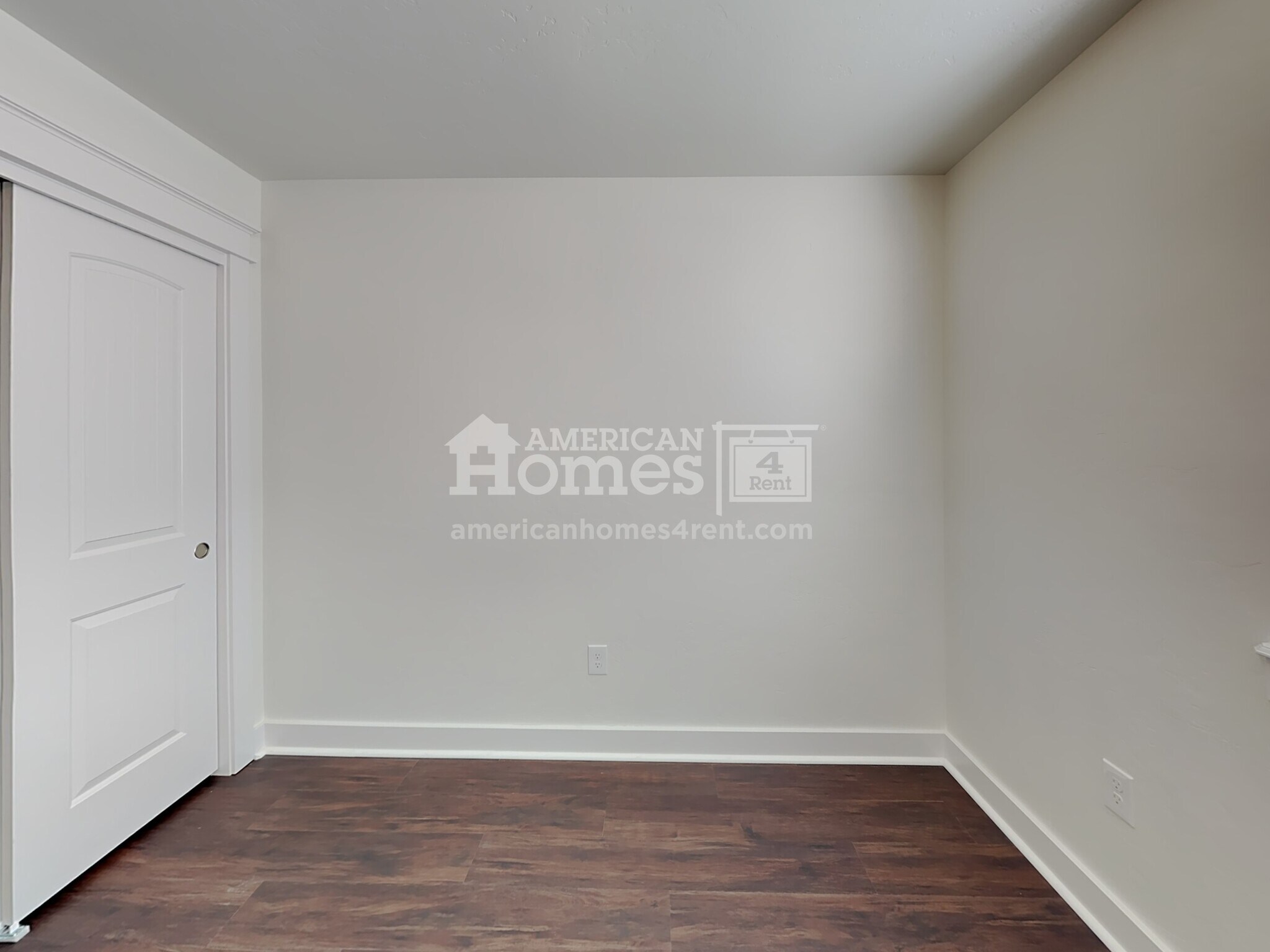 Building Photo - 891 S Threave Ave