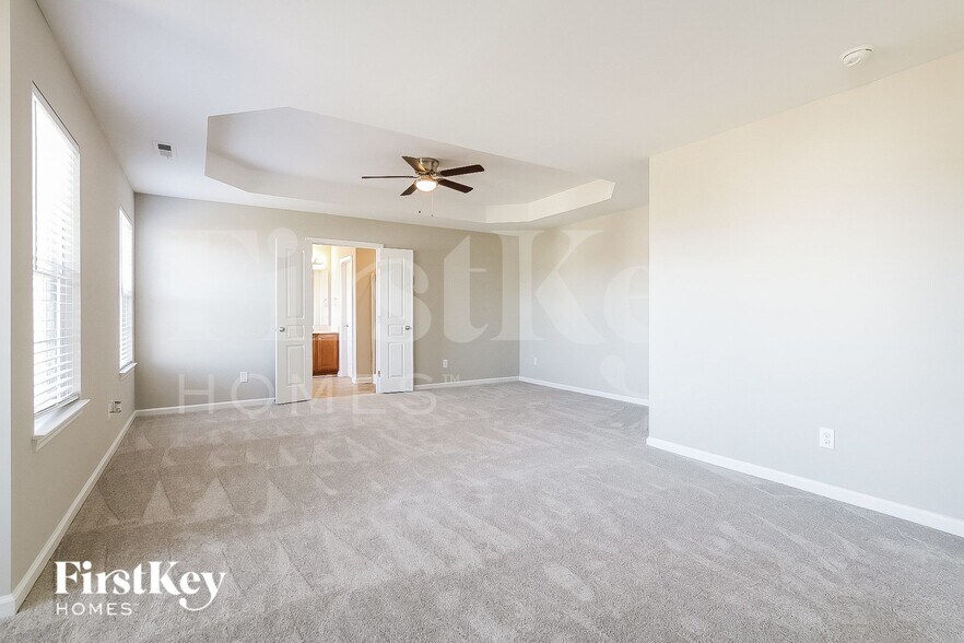 Building Photo - 1400 Chimney Ridge Dr