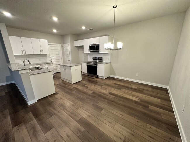 Building Photo - 9732 Grosbeak Ln