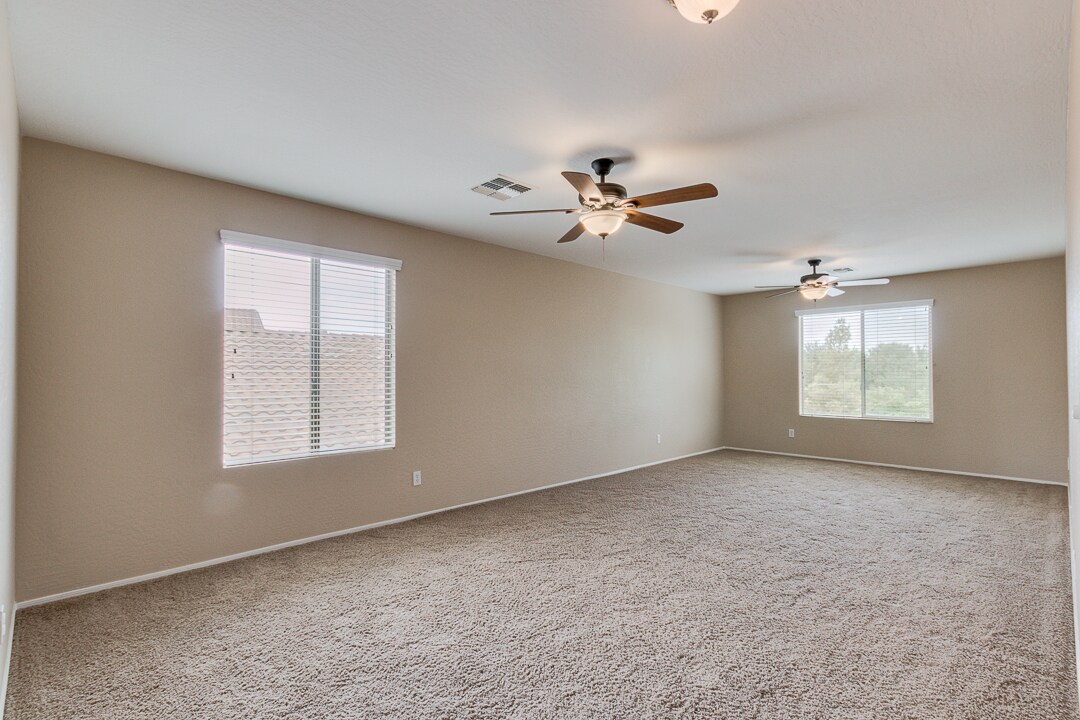 Building Photo - 1326 E Macaw Dr