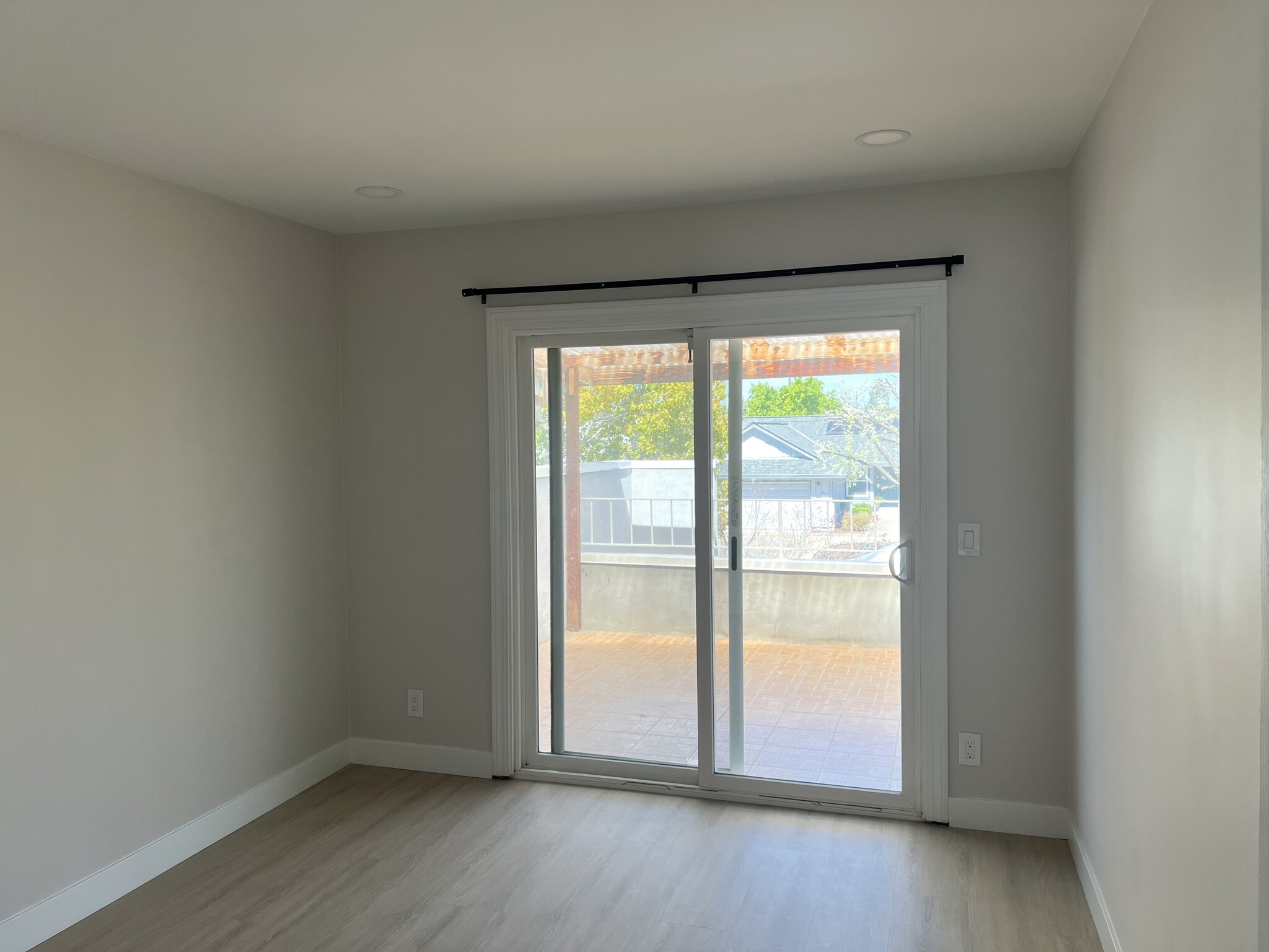 Building Photo - 322 Avenida Nogales