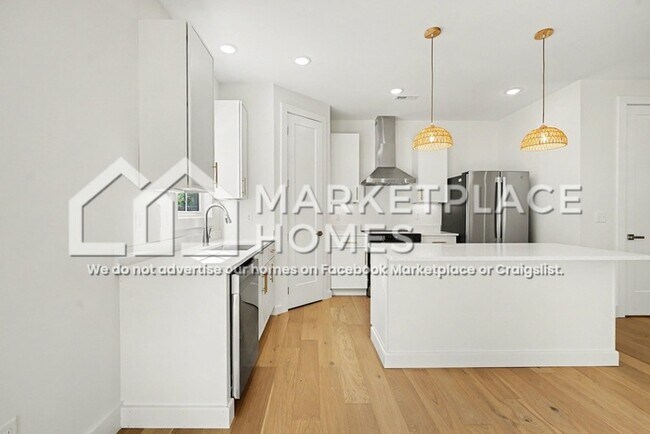 Building Photo - 6 Taverly Dr