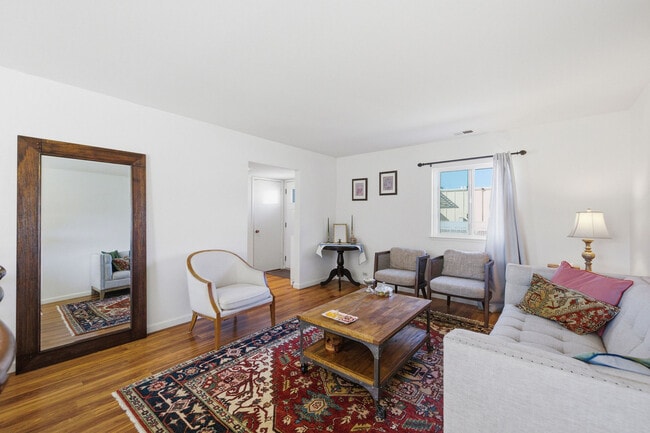 Building Photo - 1208 Admiralty Ln