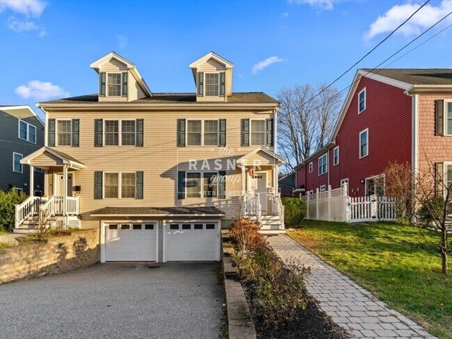 Building Photo - 17 Beacon St