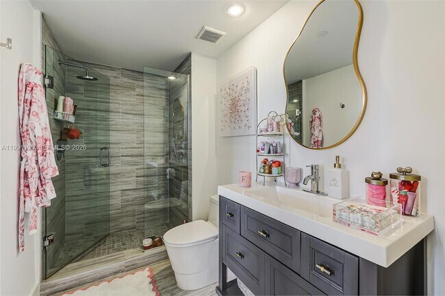 Building Photo - 6000 Collins Ave