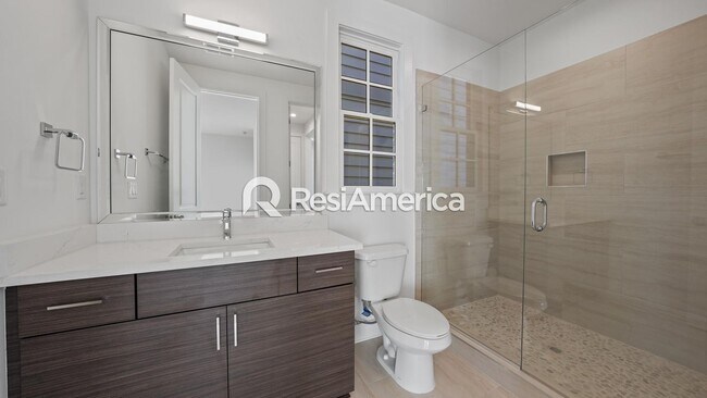 Building Photo - 2024 Construction - Modern 4 bedroom home in Downtown Memphis!!