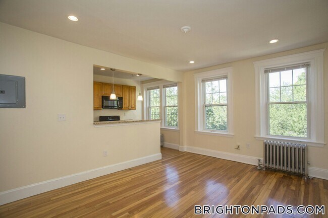 Primary Photo - 288 Chestnut Hill Ave