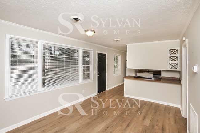 Building Photo - Prepare to be impressed by this 4 bedroom,...