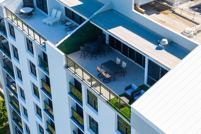 Building Photo - 3115 S Ocean Blvd