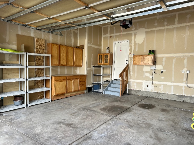 Building Photo - 10592 Pearlwood Cir