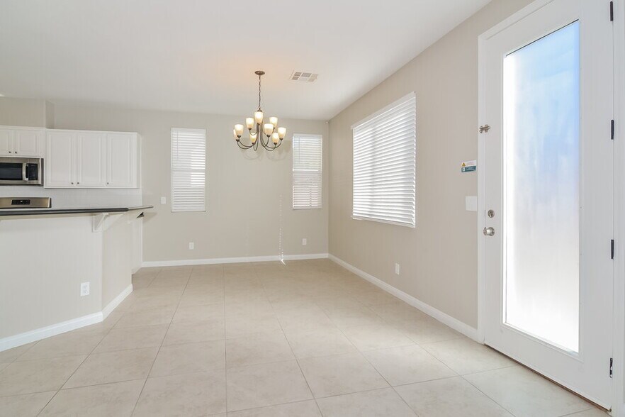 Building Photo - 1741 Buttermilk Dr