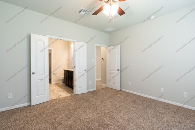 Building Photo - 7429 Hudson Grove Dr