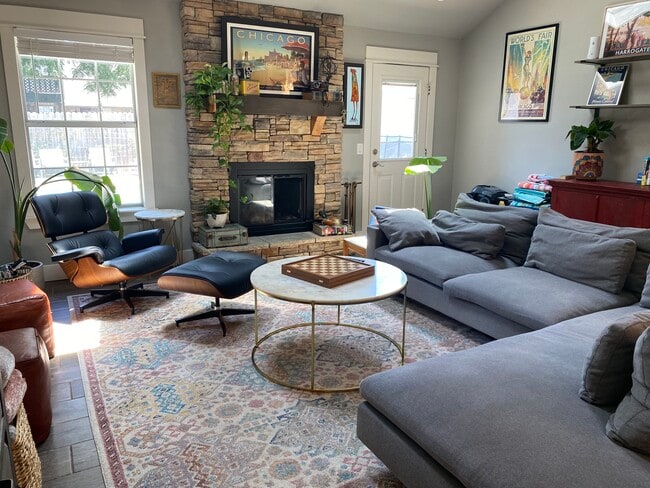 Building Photo - 1613 S 26th Pl