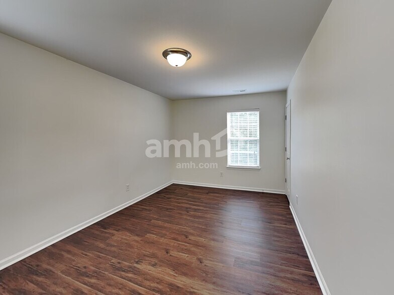 Building Photo - 5001 Autumn Oak Dr