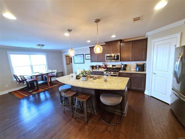 Building Photo - 919 Wheat Ridge Dr