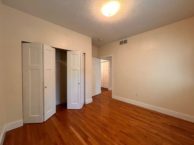 Building Photo - Four Bedroom Home in Eastown GR