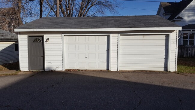 Building Photo - 4 Bed 2 Bath Single Family Home in Wausau