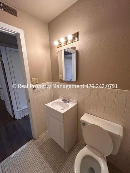 Building Photo - 2301 S V St