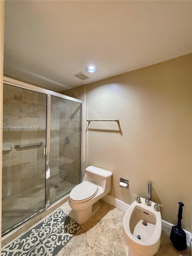 Building Photo - 6204 Paradise Point Dr