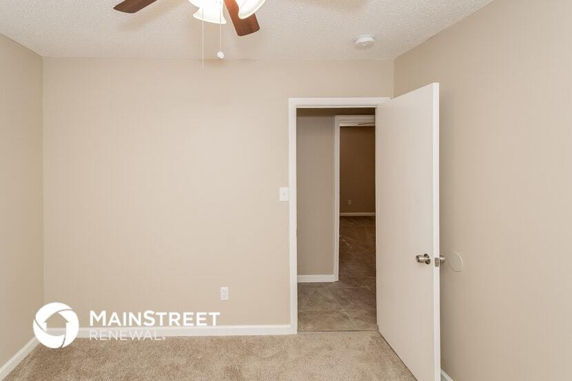 Building Photo - 525 Oak Crest Dr