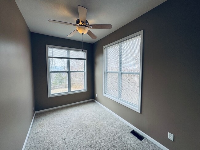 Building Photo - East AVL - Mountain Views and Space Galore!