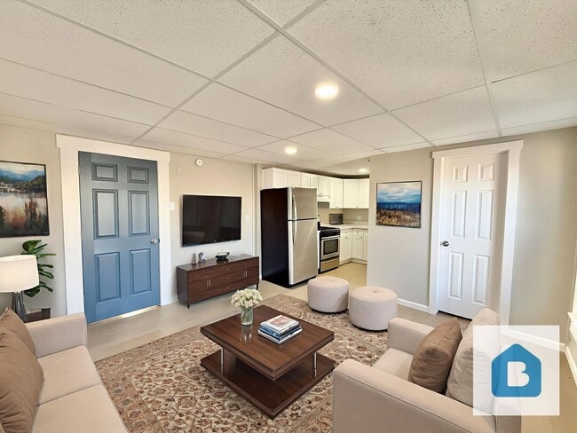 Building Photo - 1041 Lake Ave