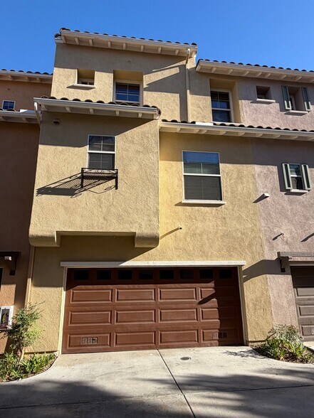 Building Photo - 2285 Huntington Point Rd