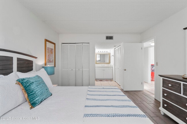 Building Photo - 1145 N Shannon Ave